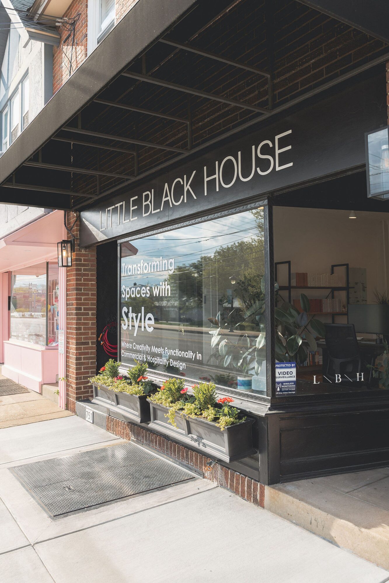 Little Black House studio 1