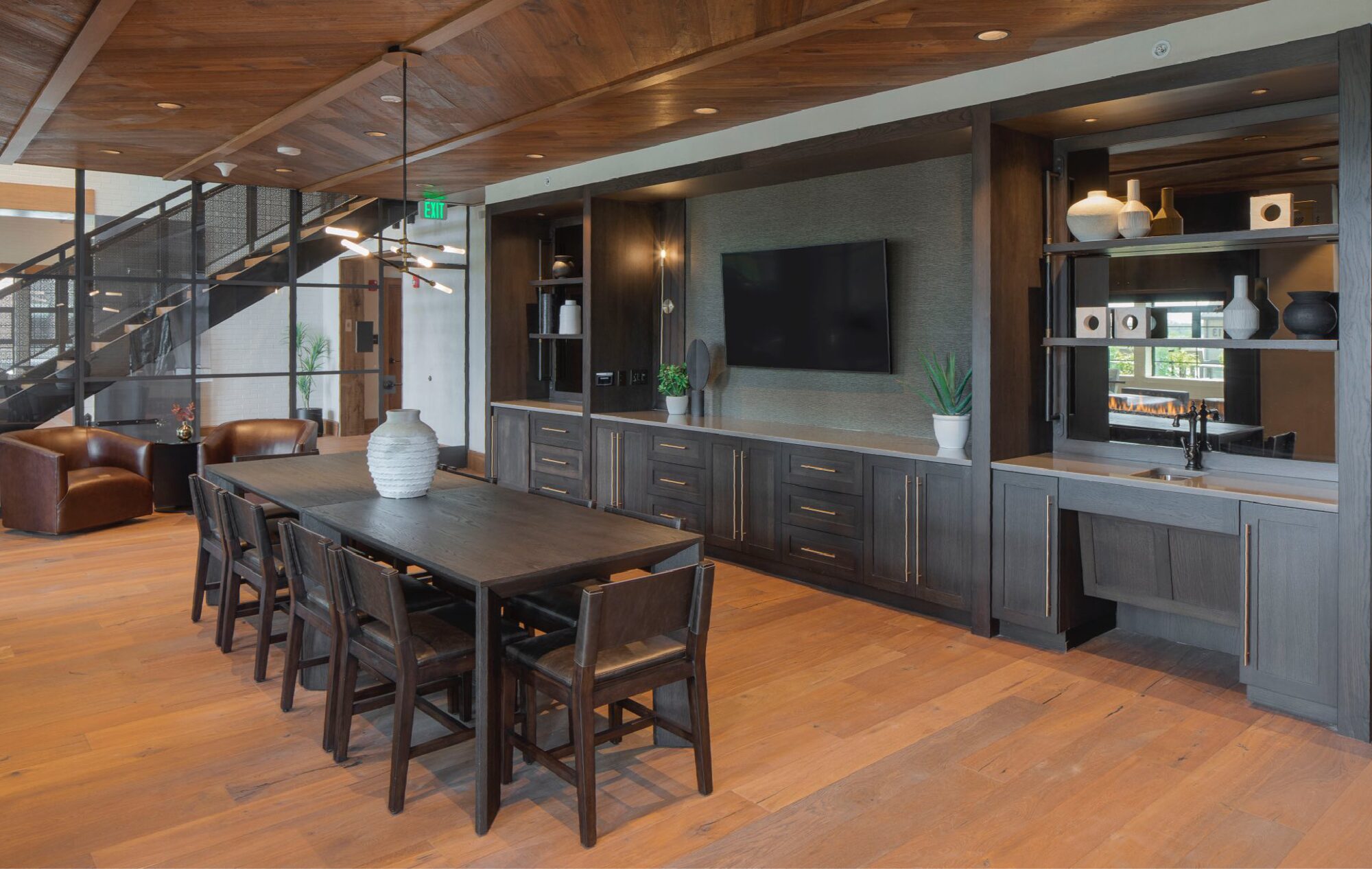 RyeHouse_Int_Amenity_CoworkingSpace1_MatthewBorkosk_April2023